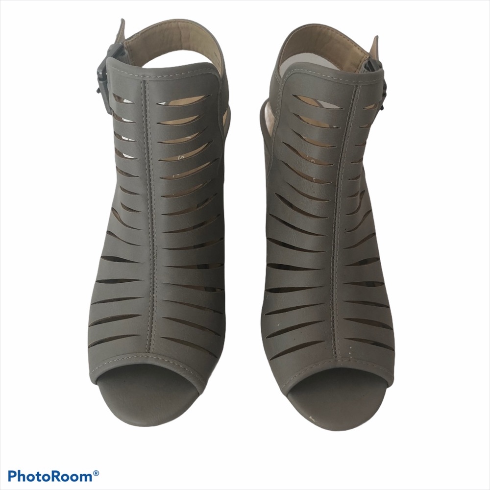 Chinese Laundry heeled sandals - Picture 3 of 14